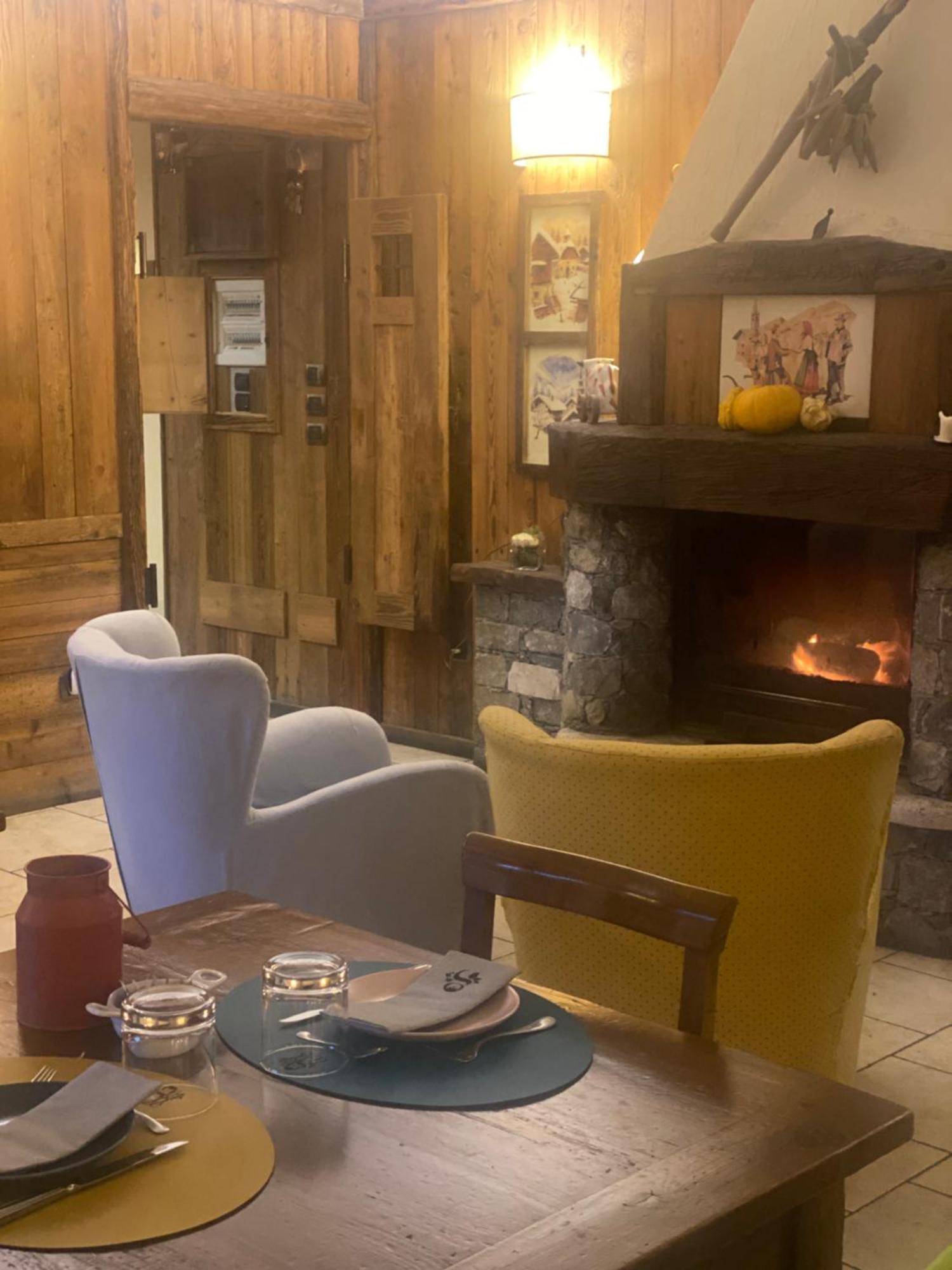 Le Relais De La Grandze Hotel Doues Buitenkant foto