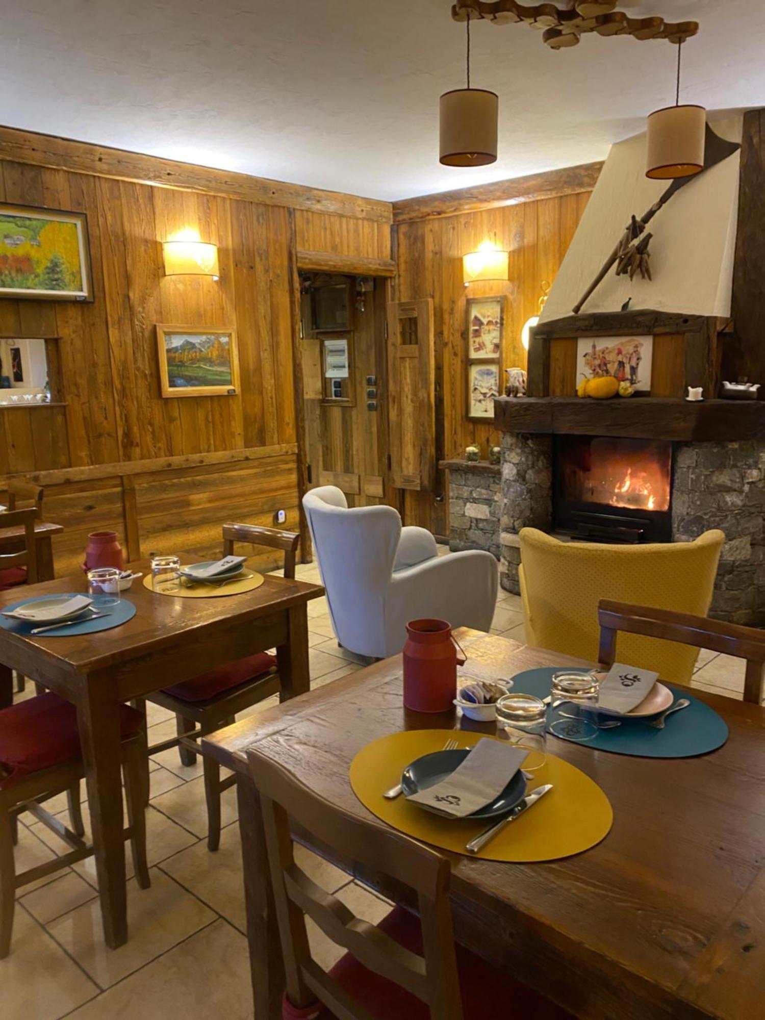 Le Relais De La Grandze Hotel Doues Buitenkant foto