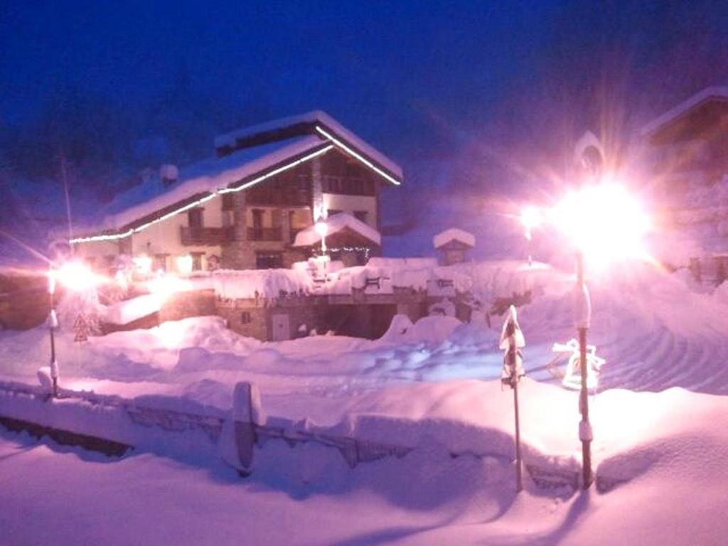 Le Relais De La Grandze Hotel Doues Buitenkant foto